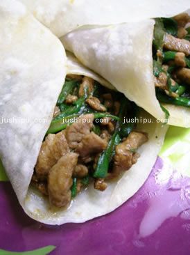 京醬肉絲薄餅卷的做法 京醬肉絲薄餅卷的做法
